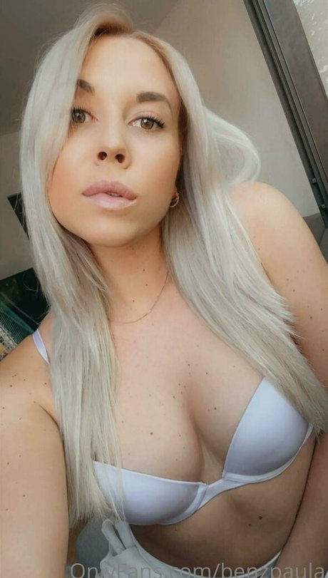benzpaula pretty pornstar photo