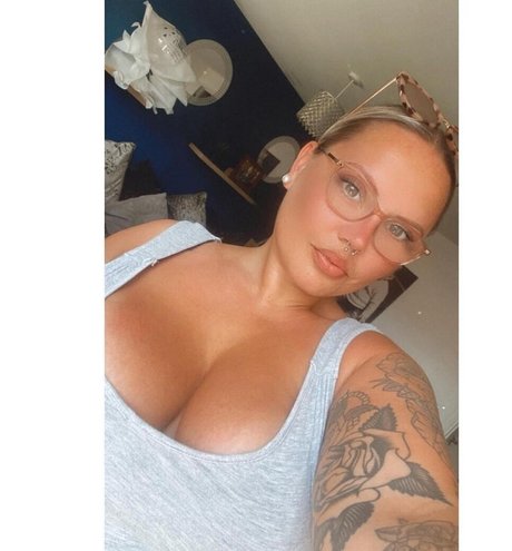 Roxanne Collacott actress pic