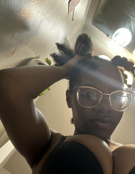 _kimaybe nude actress pictures