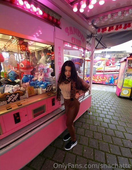 shachatte model hot photo