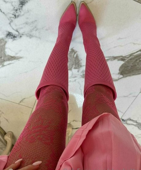 shachatte model nude images