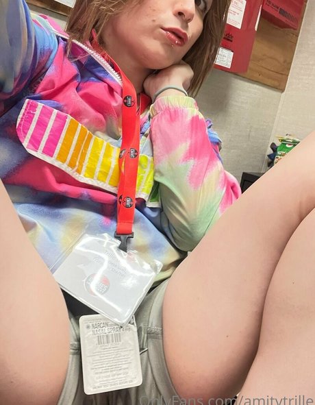 amythrill model exclusive pics