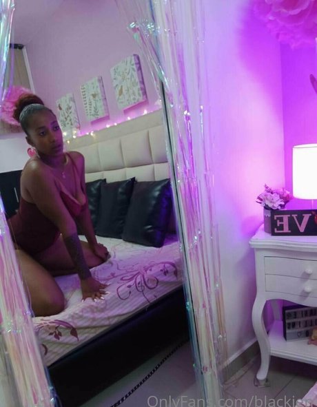 blackjen beautiful star img