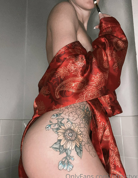 heavenleighh star pornographic image