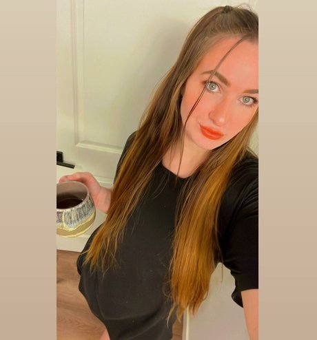 Ella Estrid model beautiful pic