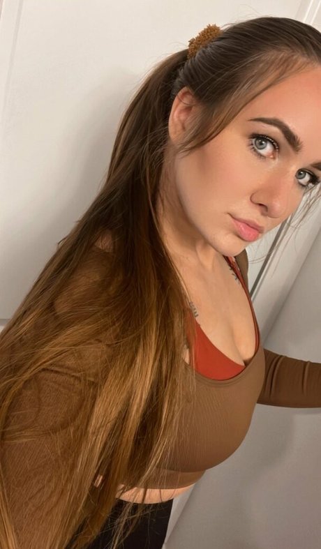 Ella Estrid star exclusive photos