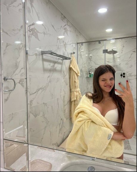 Dash Milash star best picture