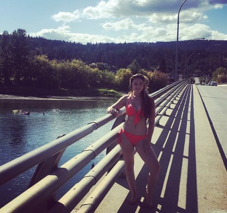 Cassidy Mceown model hot photo