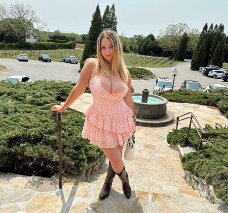 Jolieboero sex actress pics