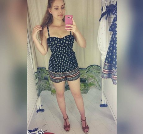 Alissa Strekozova star sexy pics