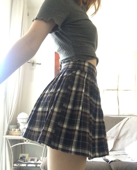 gbrllareis model nude galleries