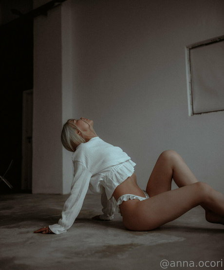 anna ocori model picture