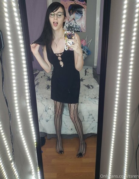 gothravemom pretty actress pics