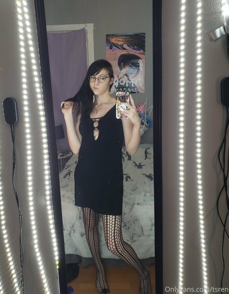 gothravemom model adult photos