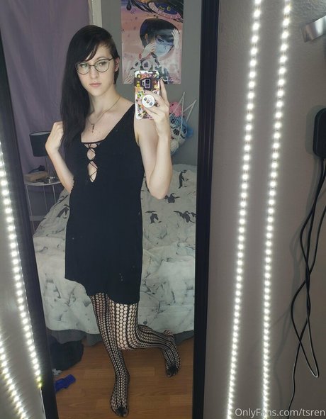 gothravemom porn actress images