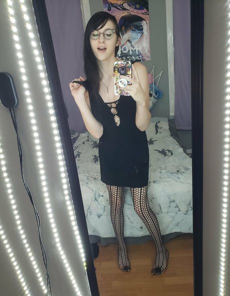 gothravemom pornstar nude photos