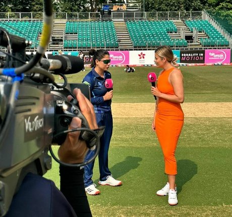 Alex Hartley Cricket top model gallery