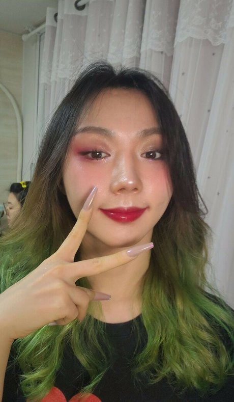 Bubbly live free actress images