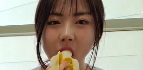 Bubbly live free actress img