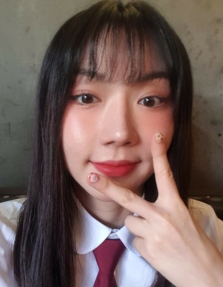 Bubbly live high quality actress pictures