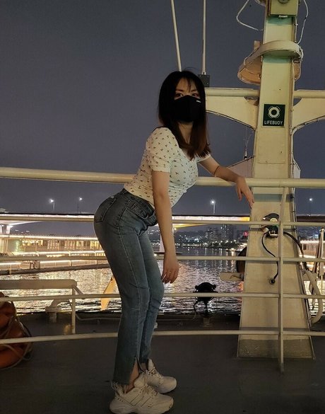 Bubbly live star nudes image