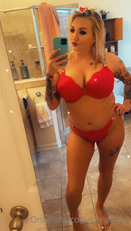 iamurdaddysfavorite naked actress img