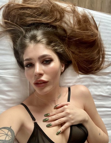 lorawolfy erotic model archive