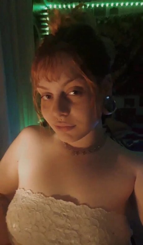 Luma Ferrari porn model img