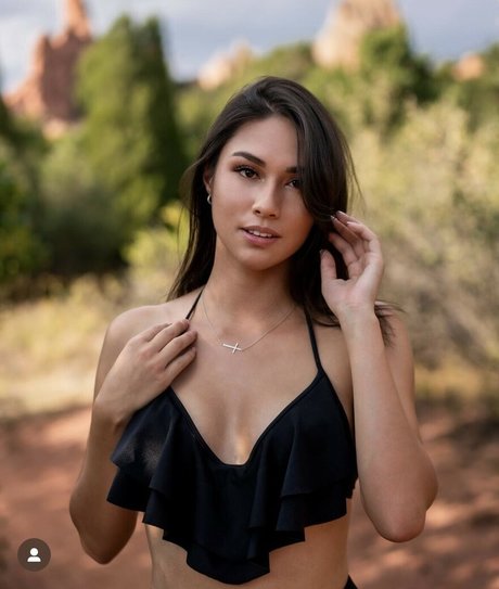 Sarah Decker Profile pic