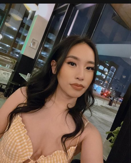 Ara Chun model naked photos