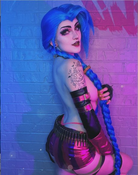 Nonbinate pretty model pics