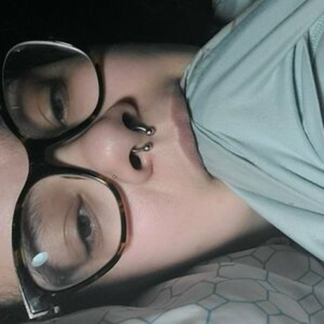 lucysemporium nude model img