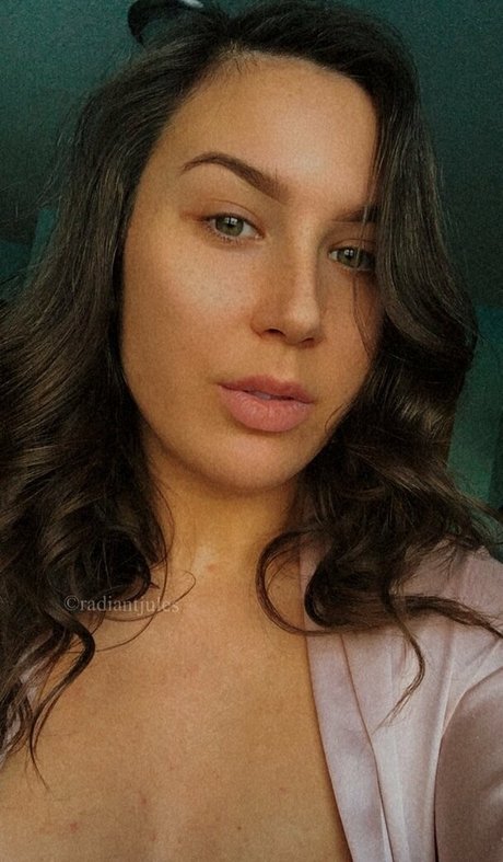 RadiantJules nice pornstar image