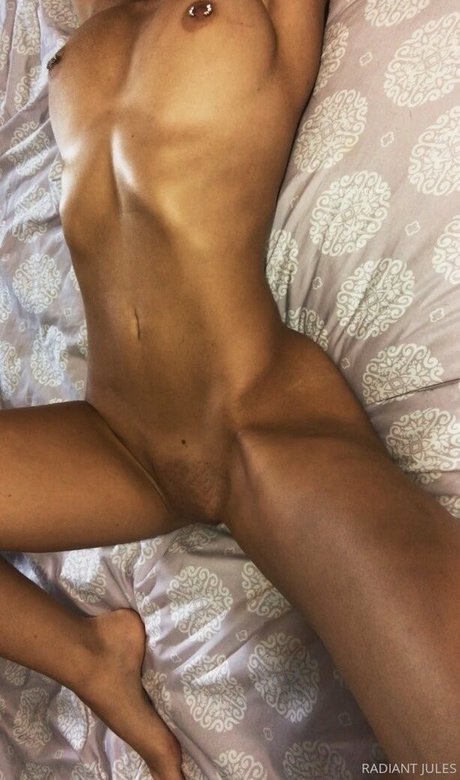 RadiantJules hot actress image