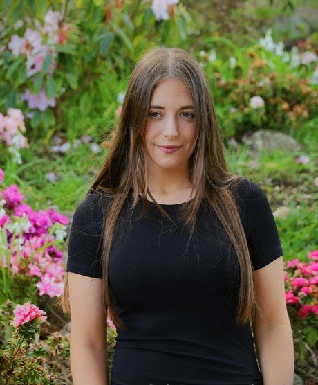 bea zee model adult archive