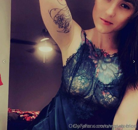 venus blue free pornstar img