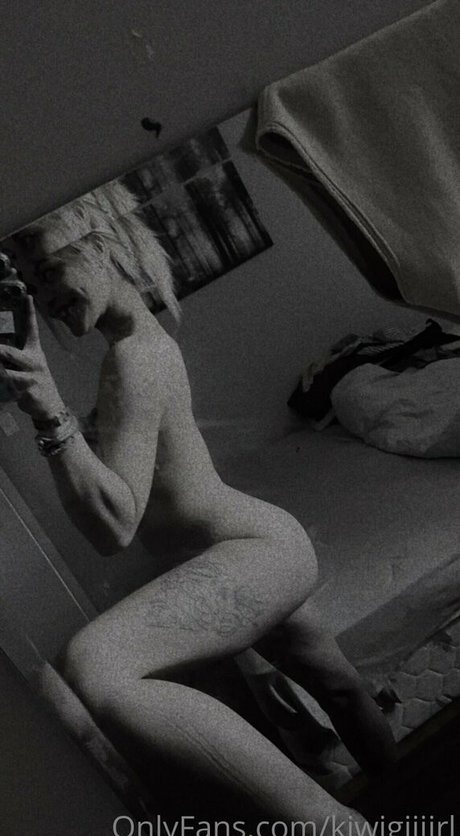 kiwigiiiirl exclusive star photo