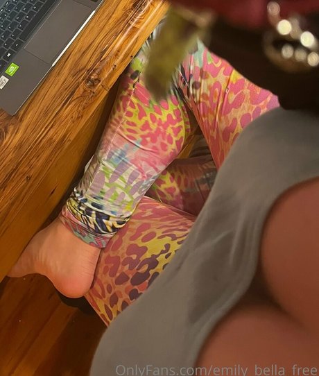 emily bella free pornstar image