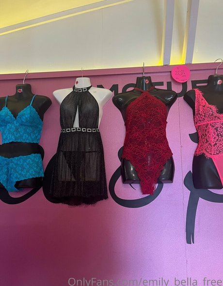 emily bella free model naked gallery