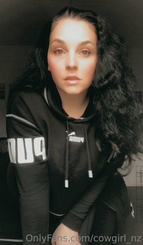 cowgirl nz model hd photos