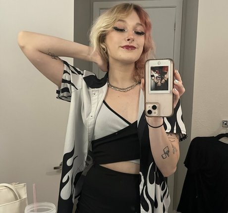 kinzixx xxx star pics