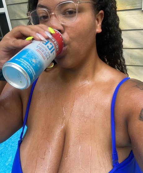 WeightOffAsh art model picture