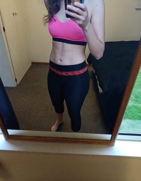 mysteriouskiwigirl beautiful model img