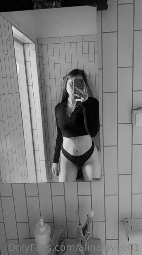 alinalovee free art model pic