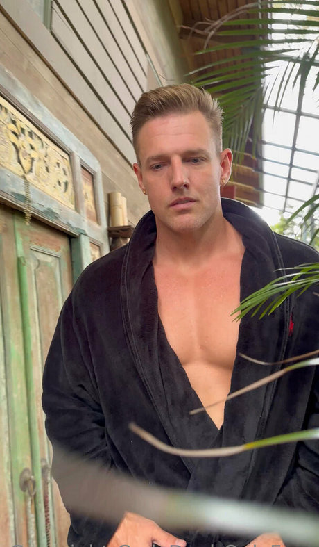 codydealfree star pornographic pics