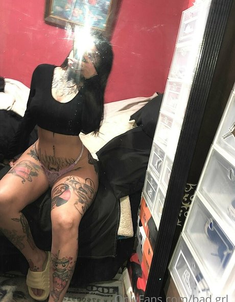 bad grl_ nude model archive