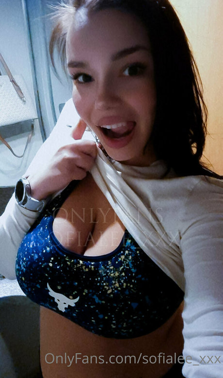 Sofia Lee erotic pornstar pic