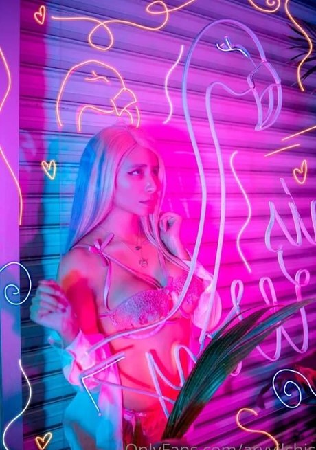 Ary Vilchis star hot image