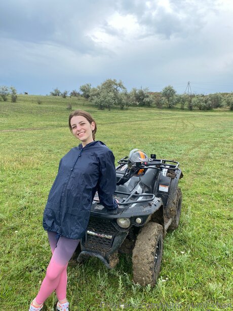 Yumi Yumi Chan hot model pictures