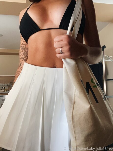 Baby Julia18free pornstar top pics